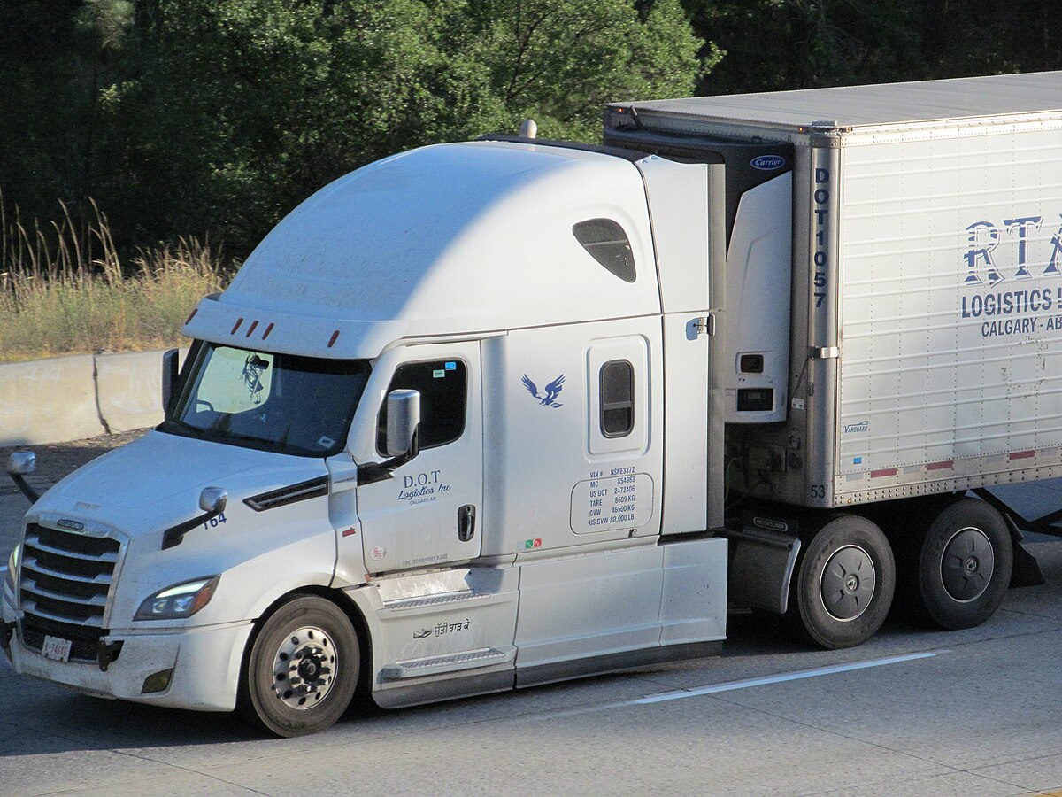 Refrigerated semi-trailer logistics truck